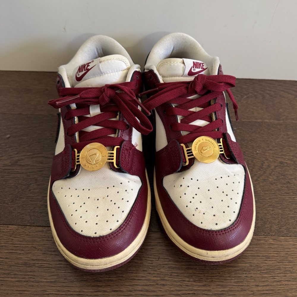 Nike women’s dunk low just do it DV1160-101 burgundy white size 7